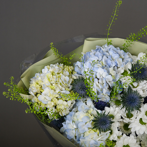 Купить Букет «Объятия ветра» в  с бесплатной доставкой: цена, фото, описание